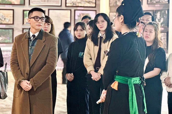 Sự thật về bộ ảnh nude đang gây tranh luận của Hải Tú