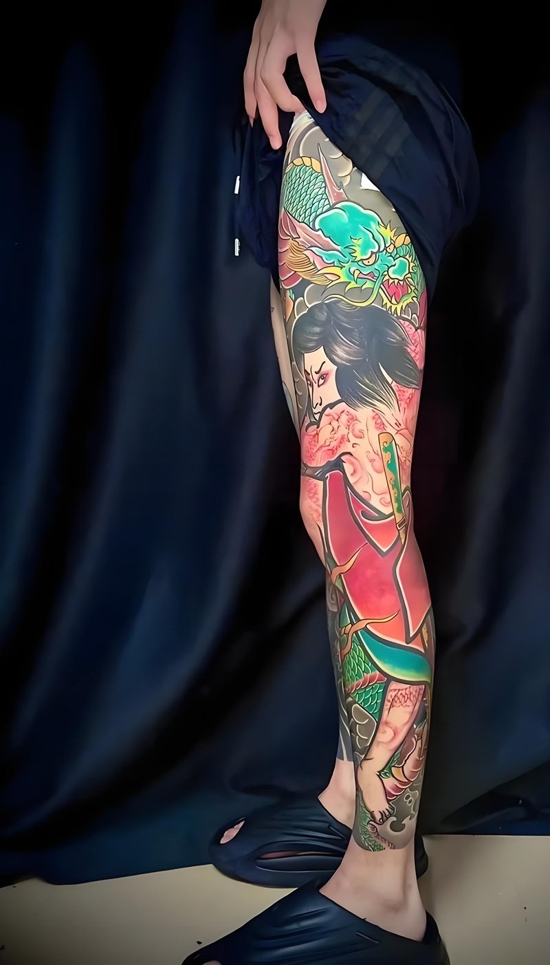 Hình ảnh tattoo đùi nam phong cách realistic cực đẹp mắt