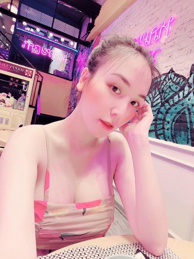 Vợ Khắc Việt và Dj Mie thu hút sự chú ý với trang phục gợi cảm