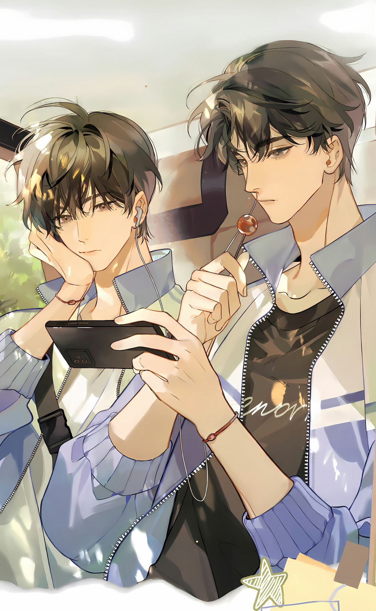 Hình boylove xem điện thoại