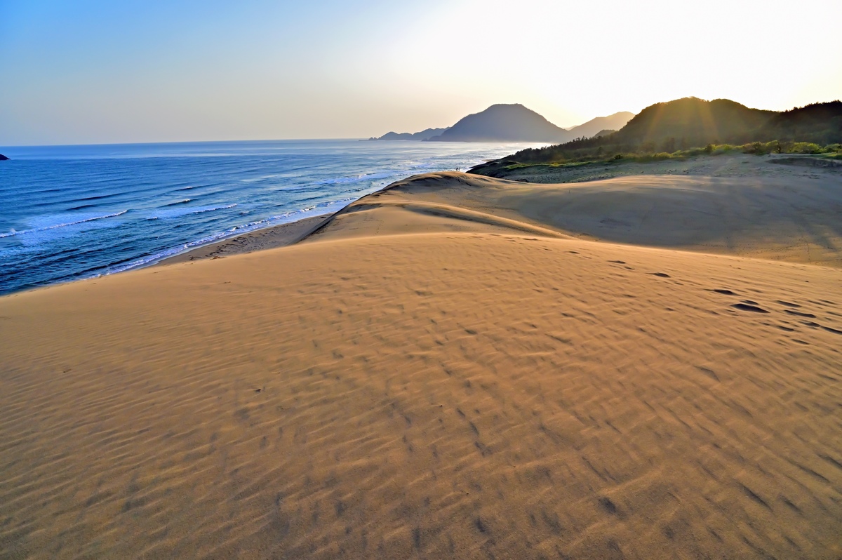 Đồi cát Tottori - Biển cát lớn nhất Nhật Bản với cảnh đẹp, cưỡi lạc đà và nhiều hoạt động thú vị