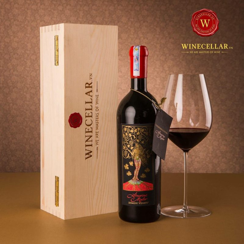 Amarone mater-rượu cô gái khỏa thân