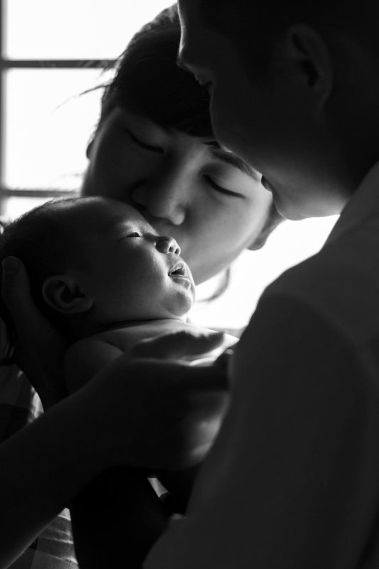 Tại sao nên giãi mã những điều kiêng kị khi chụp ảnh em bé