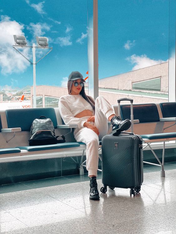Học cách tạo dáng check-in sân bay siêu xịn