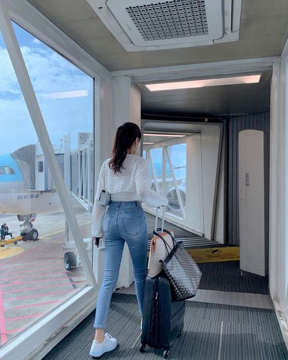 Học cách tạo dáng check-in sân bay siêu xịn