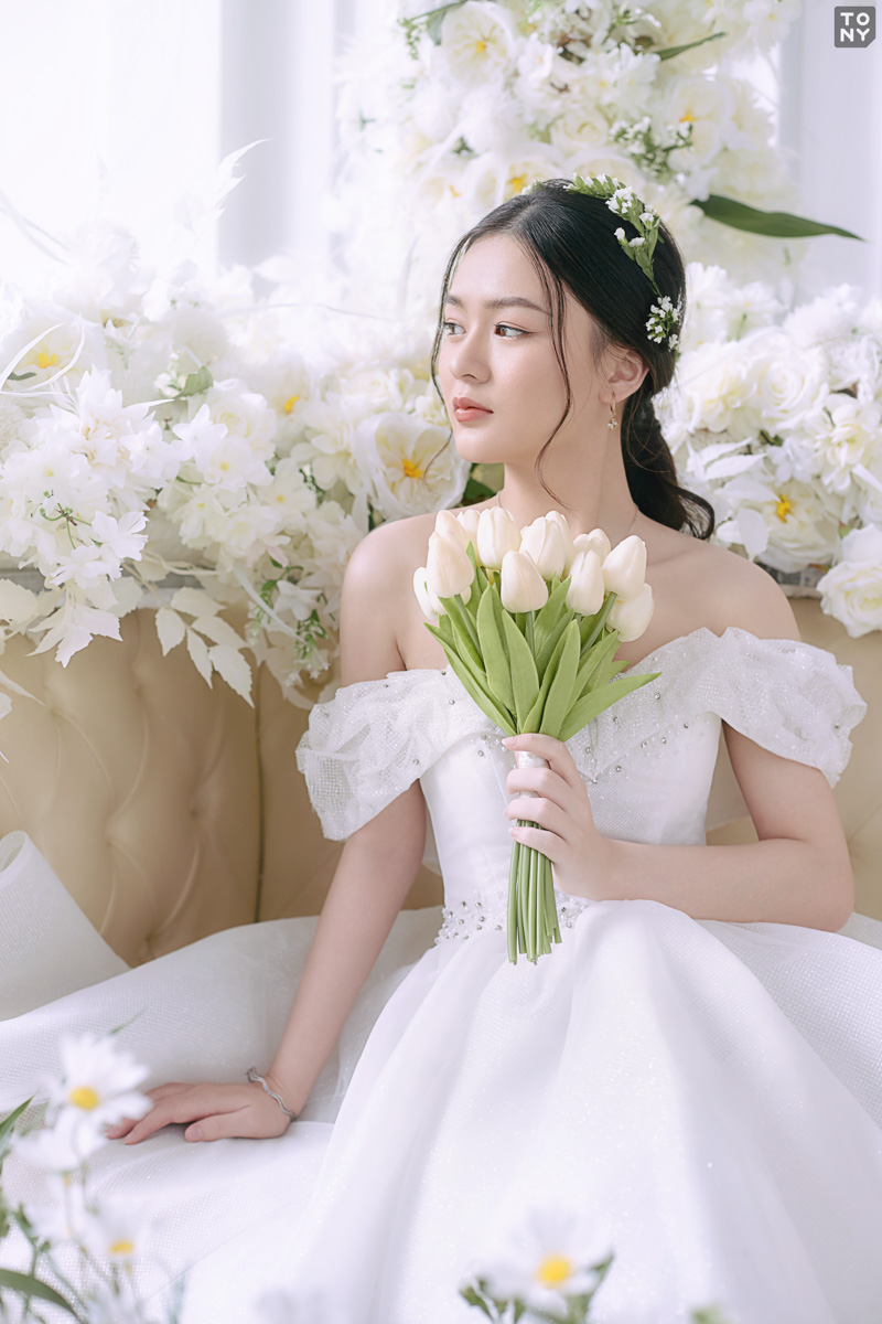 Tư thế tạo dáng chụp ảnh cưới studio