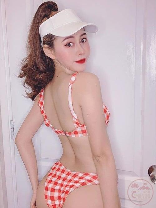 139+ Ảnh Việt Phương Thoa sexy khoe body trong bộ bikini 1 mảnh