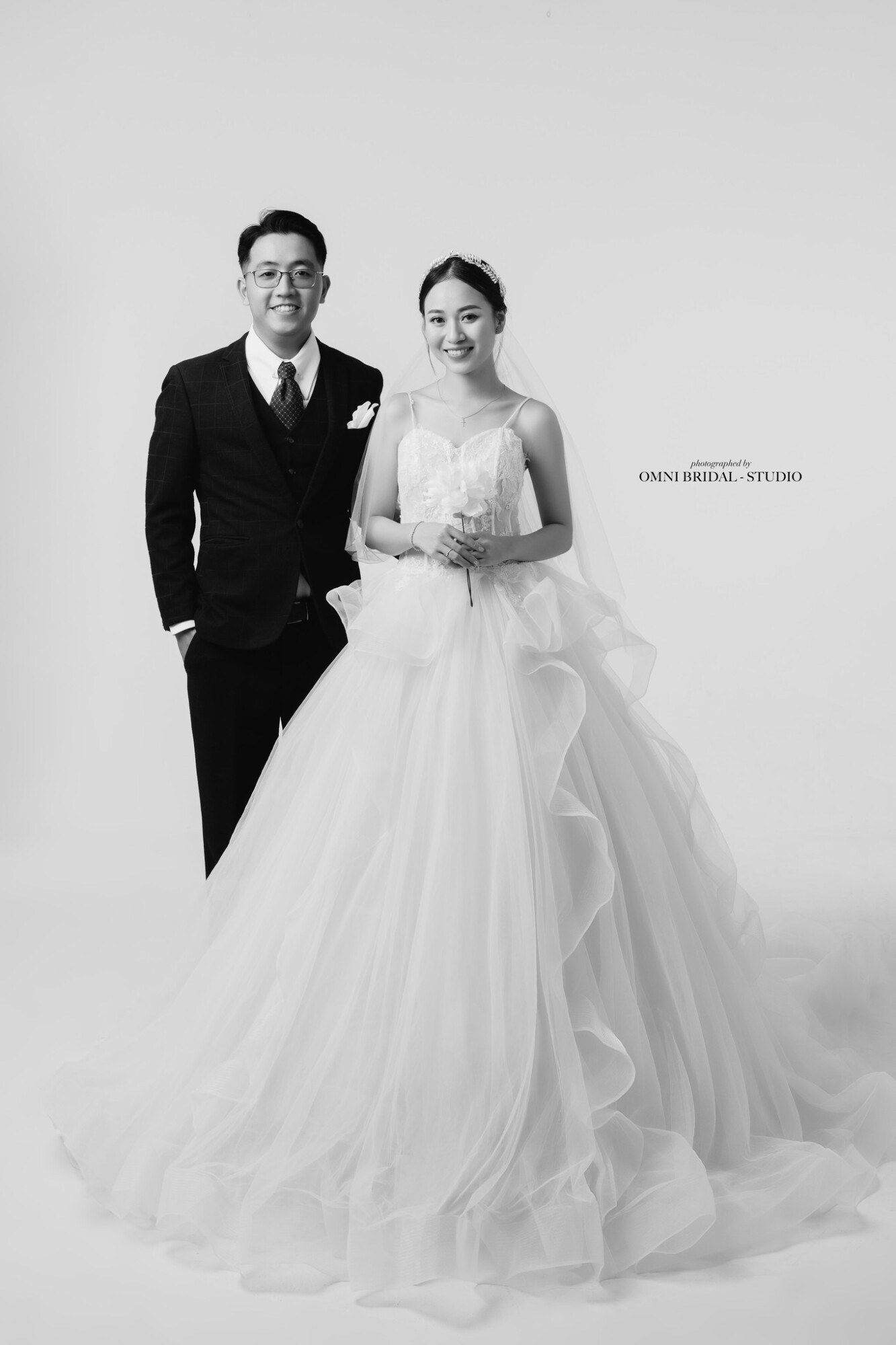Quan niệm về chụp ảnh cưới studio đen trắng