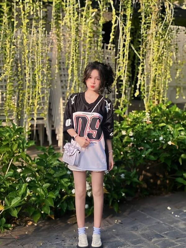 hinh anh gai xinh chup dang che mat 18