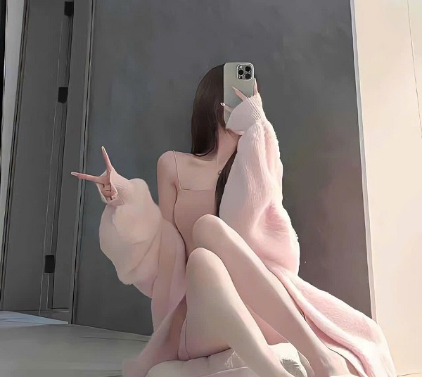 ảnh gái xinh che mặt 22