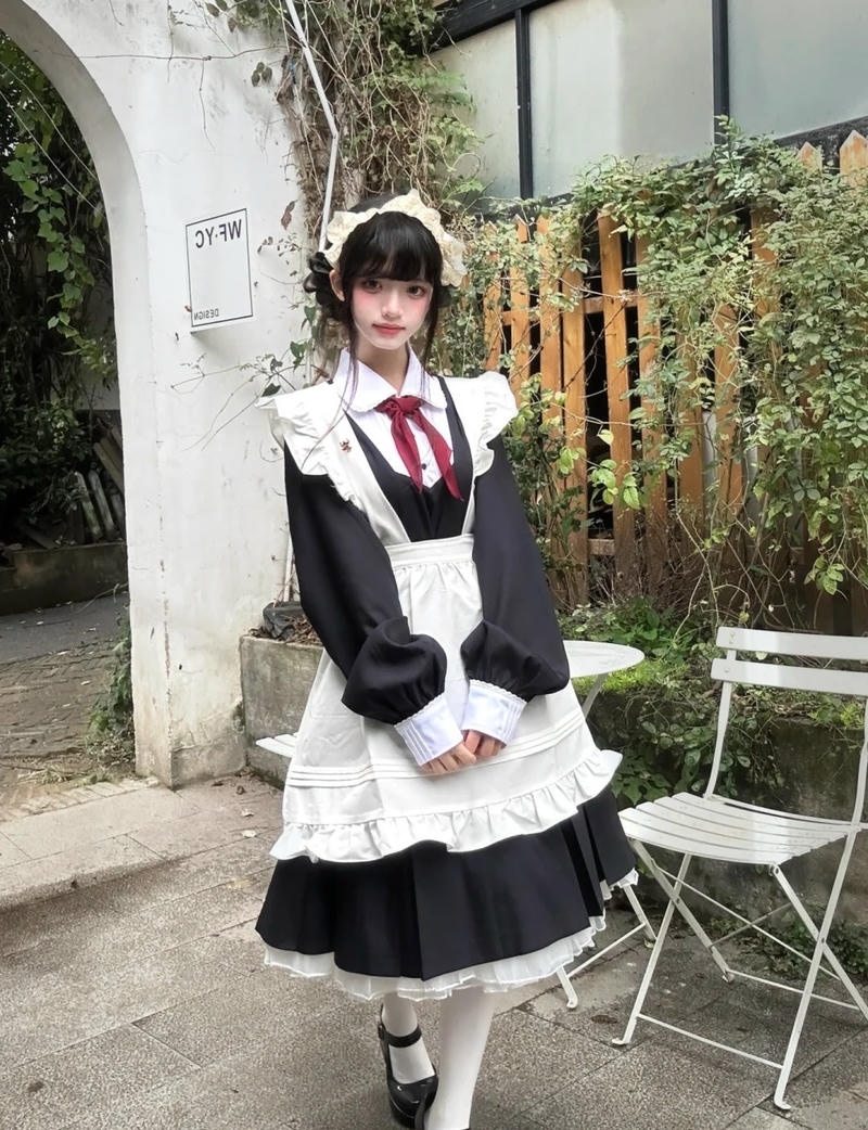 Hình ảnh gái xinh mặc đồ hầu gái phong cách cosplay