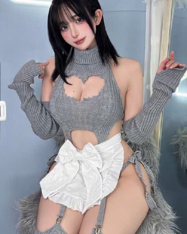 ảnh cosplay vú to 13
