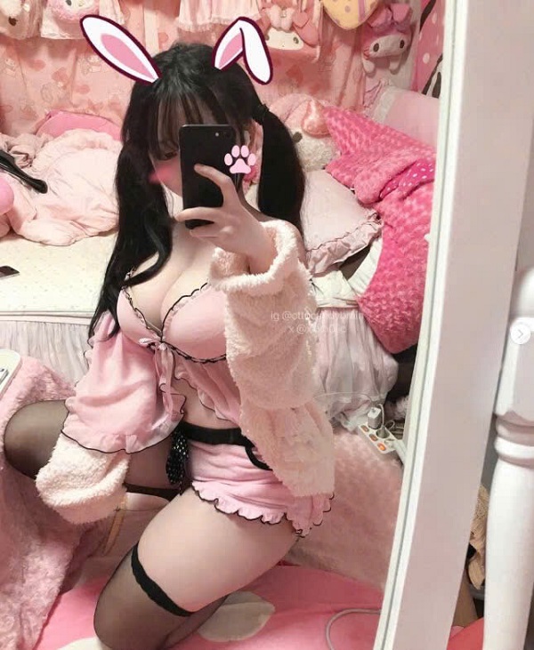 ảnh cosplay vú to 19