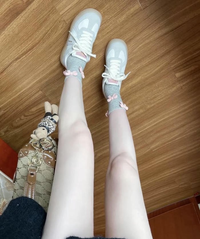ảnh đùi gái xinh trắng mịn