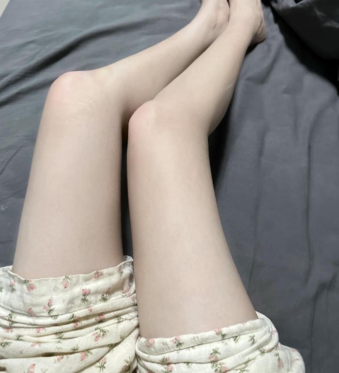 gái xinh khoe đùi đầy cuốn hút