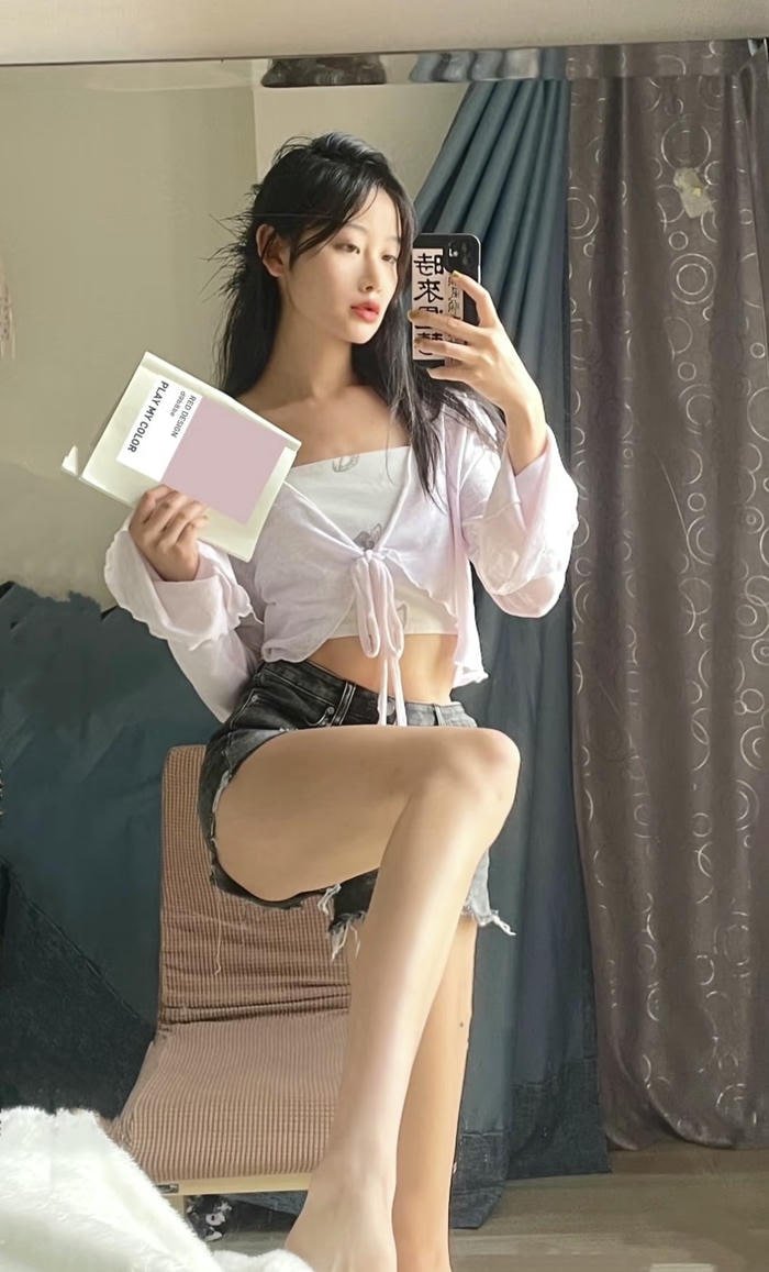 gái xinh đùi thon dáng chuẩn
