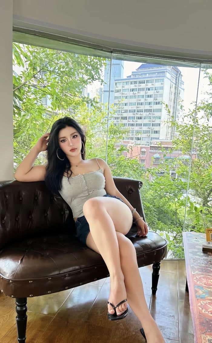 hình đùi gái xinh mềm mịn