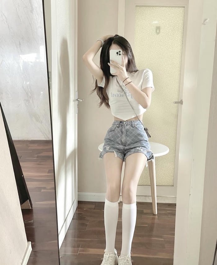 ảnh gái xinh đùi nuột nà
