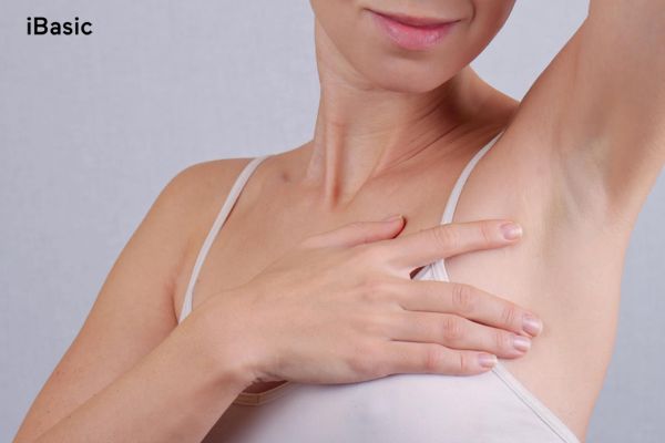 10 Hậu quả của việc mặc không đúng kích thước áo ngực nàng nên biết | iBasic