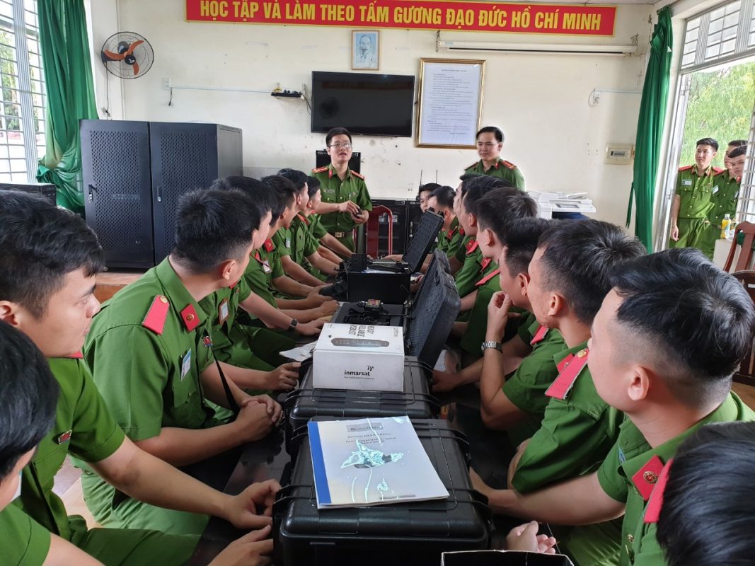 HOẠT ĐỘNG GIỚI THIỆU TRANG THIẾT BỊ HỖ TRỢ THỰC HIỆN NHIỆM VỤ CỦA TRINH SÁT HÌNH SỰ CHO HỌC VIÊN CHUYÊN NGÀNH – KHÓA CAO ĐẲNG 5 VÀ TRUNG CẤP K25