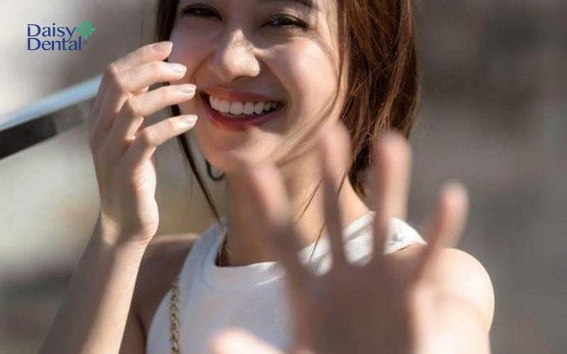 Hình ảnh nụ cười đẹp, tỏa nắng của nữ diễn viên Jun Vũ