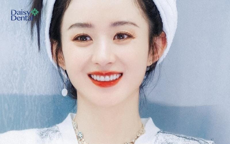 Ảnh nụ cười trẻ trung, quý phái của nữ diễn viên xứ Trung