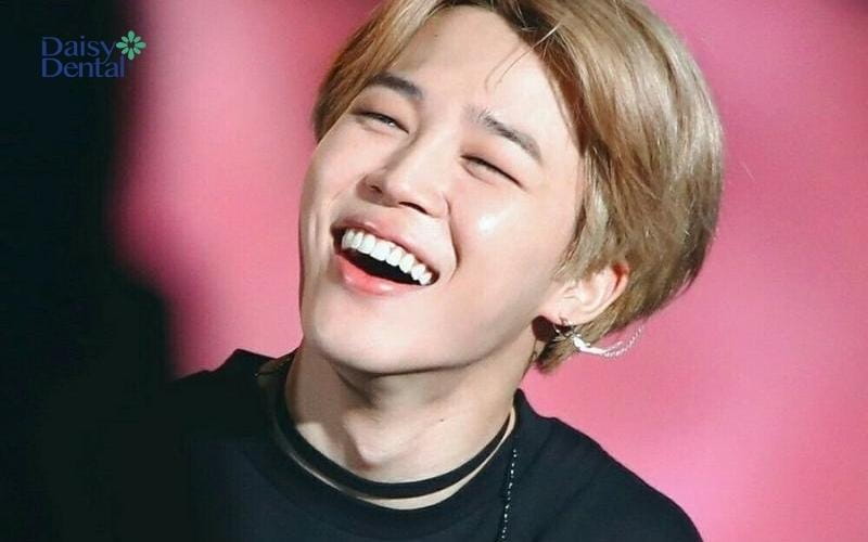 Hình ảnh nụ cười ôn hòa, đáng yêu của nam ca sĩ Jimin