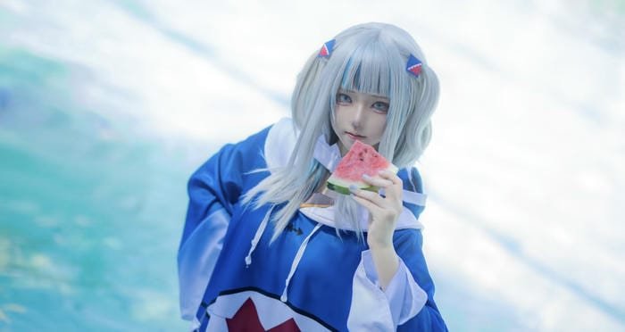indoor gura costume shot