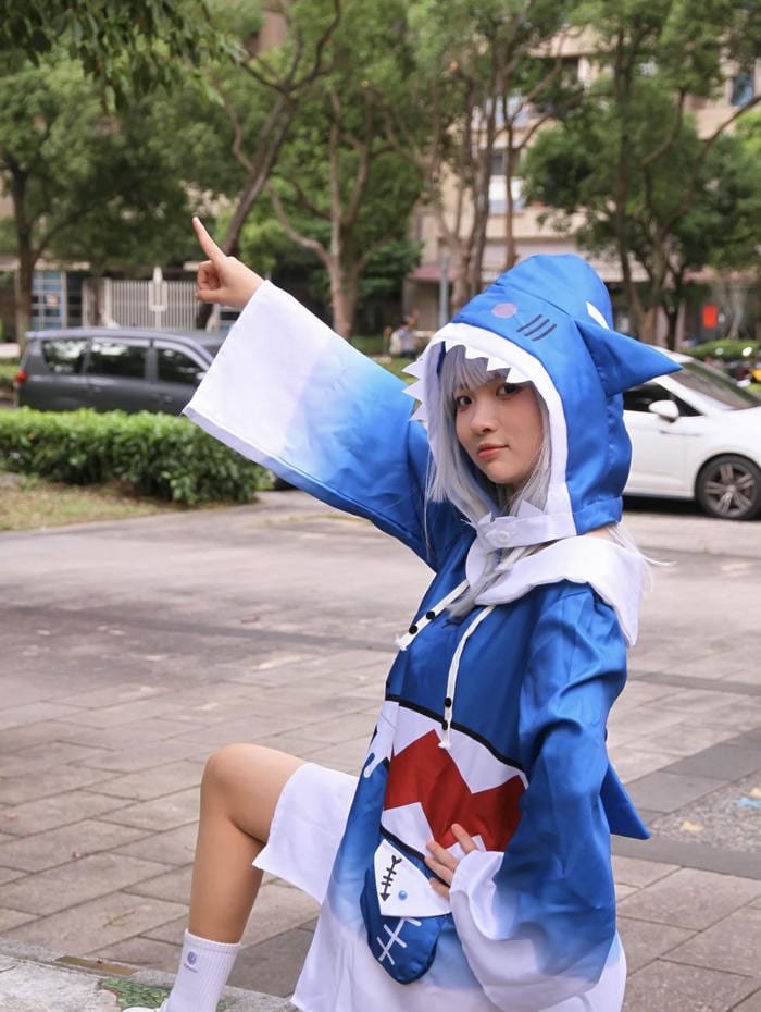 Ảnh Yaoyao Gawr Gura Cosplay cá mập