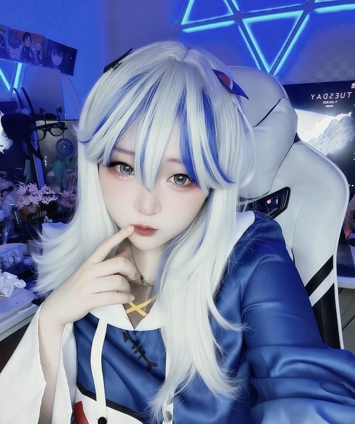 blue tone gura costume