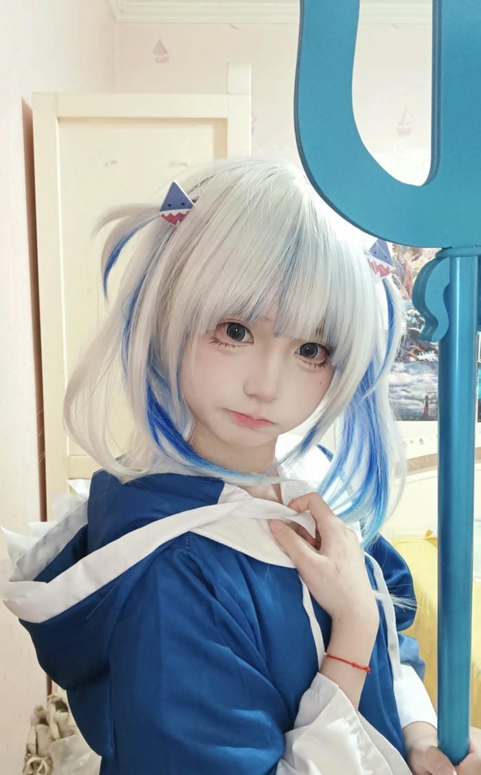 Yaoyao Gawr Gura Cosplay rõ nét