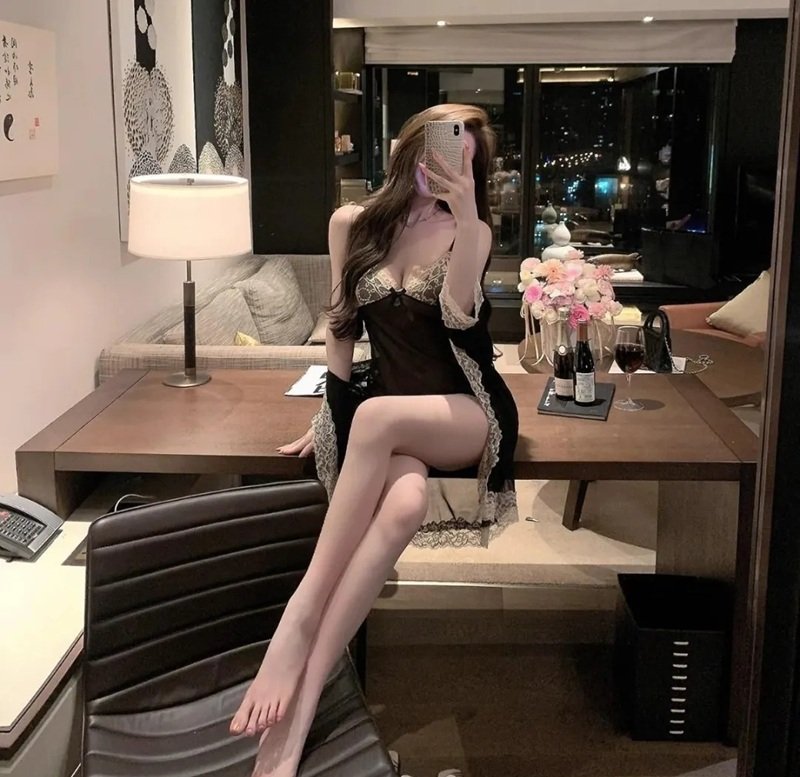 Gái xinh mặc đồ ngủ cá tính
