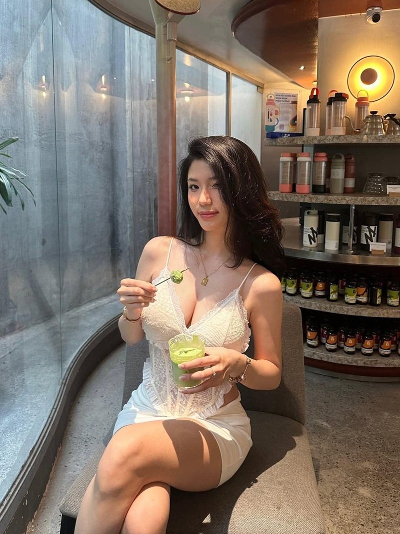 Ảnh girl xinh sexy ngoài phố