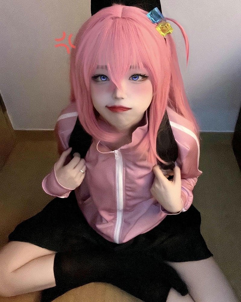 Hình tượng Hina cosplay mang vẻ cuốn hút