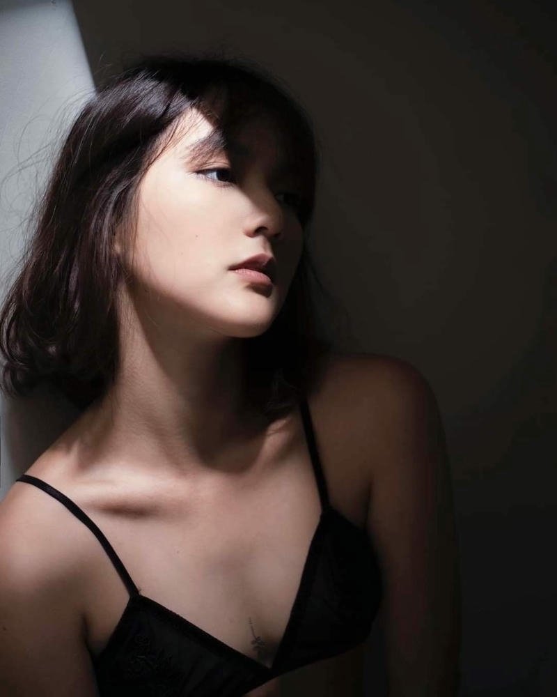 Hình nude Hải Tú thon thả mịn màng