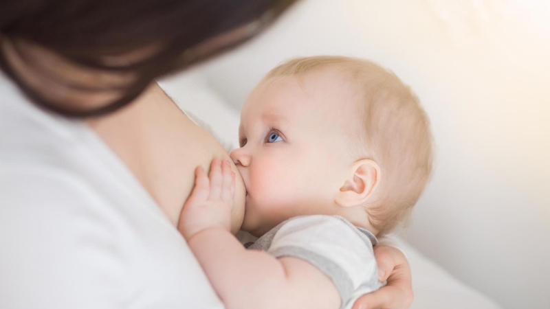 Nguyên nhân gây đau đầu vú khi cho bé bú và cách khắc phục 2