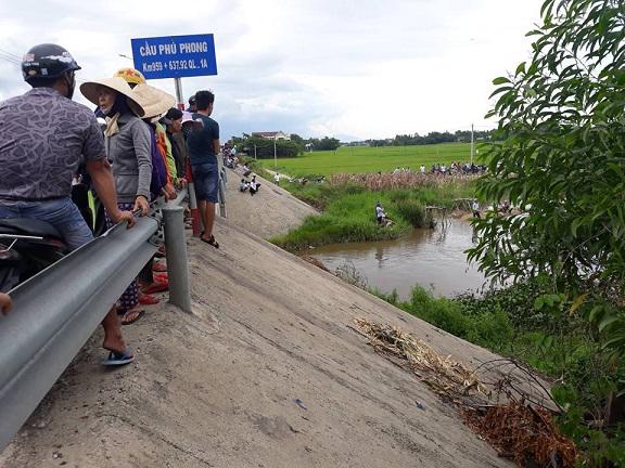 Tin tức 24h: Diễn biến mới vụ cô gái trẻ cởi đồ bơi ra giữa sông Tô Lịch nhảy múa - 2