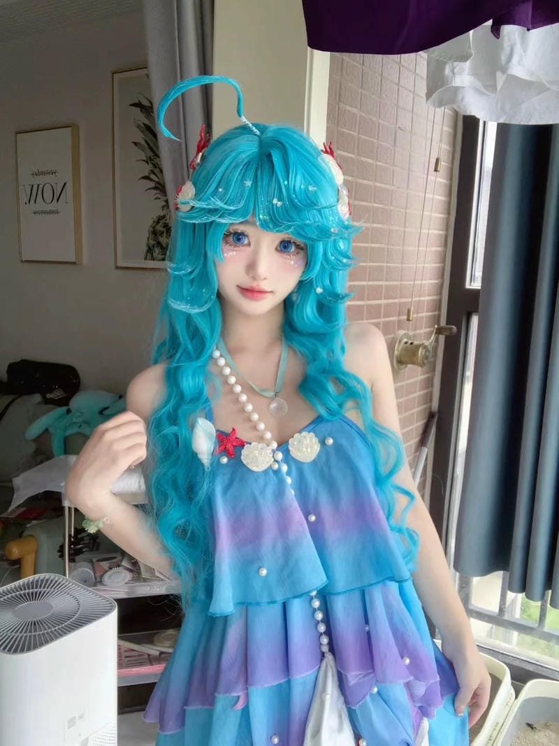 cosplay girls thể hiện vẻ đẹp trẻ trung năng động