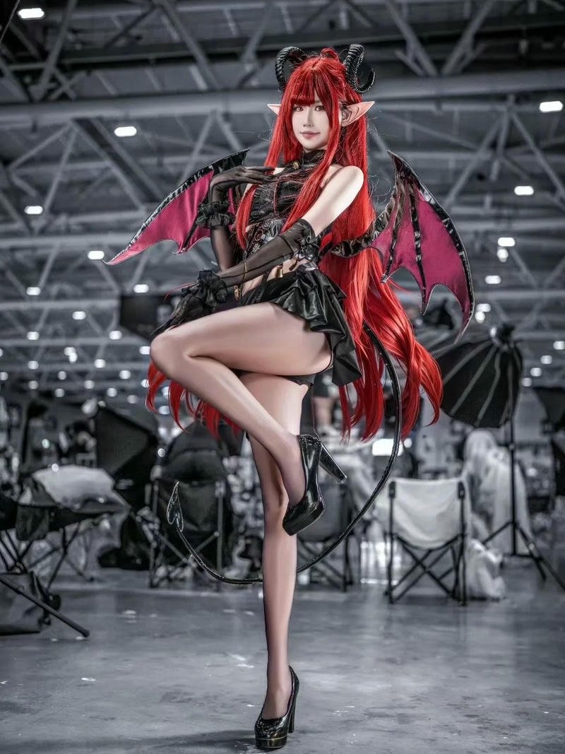cosplay girls tạo ấn tượng bằng biểu cảm gương mặt