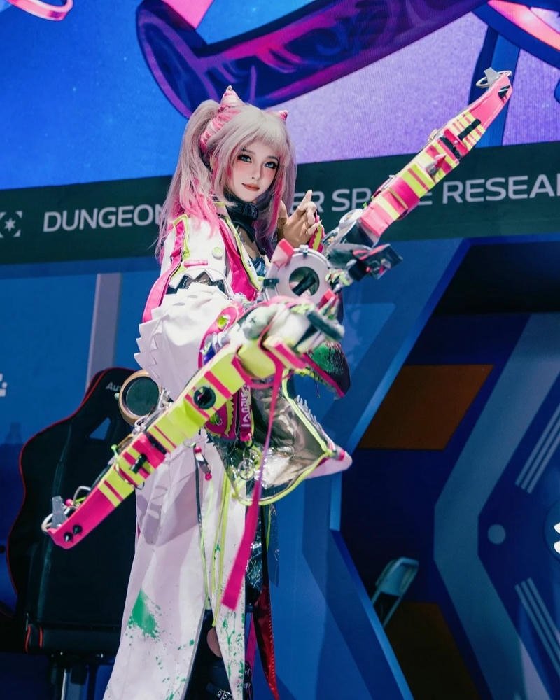 cosplay girls mang sức hút thị giác rõ rệt