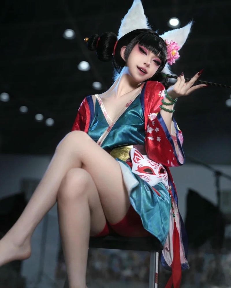 Ảnh cosplay đẹp trang phục đen bí ẩn trong đêm
