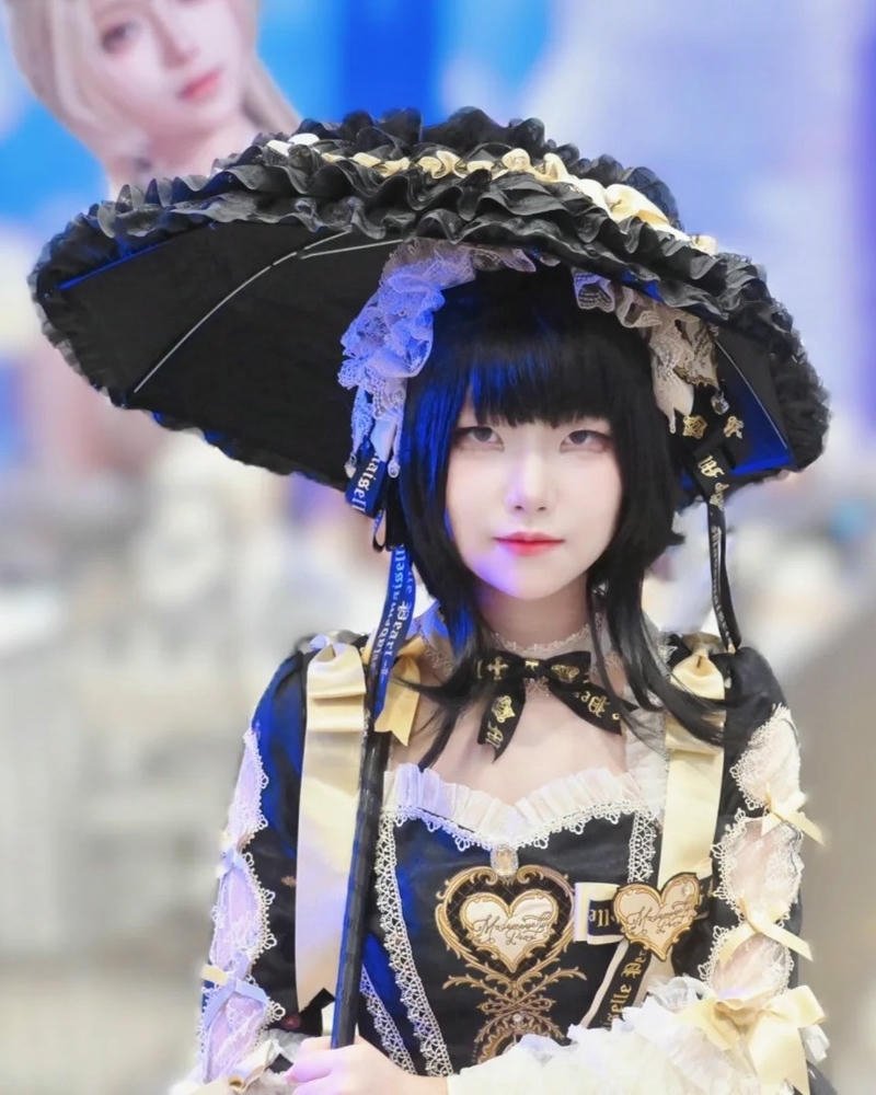 Cosplay Trung Quốc mặc áo đỏ hở eo quyến rũ