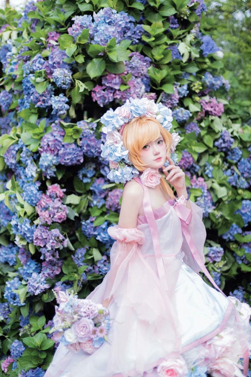 ảnh cosplay anime gái xinh ánh sáng ngoài trời