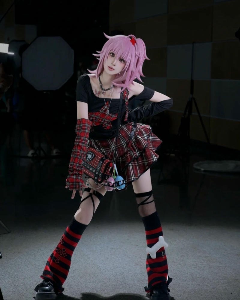 Cosplay cute thần thái tươi tắn rạng rỡ