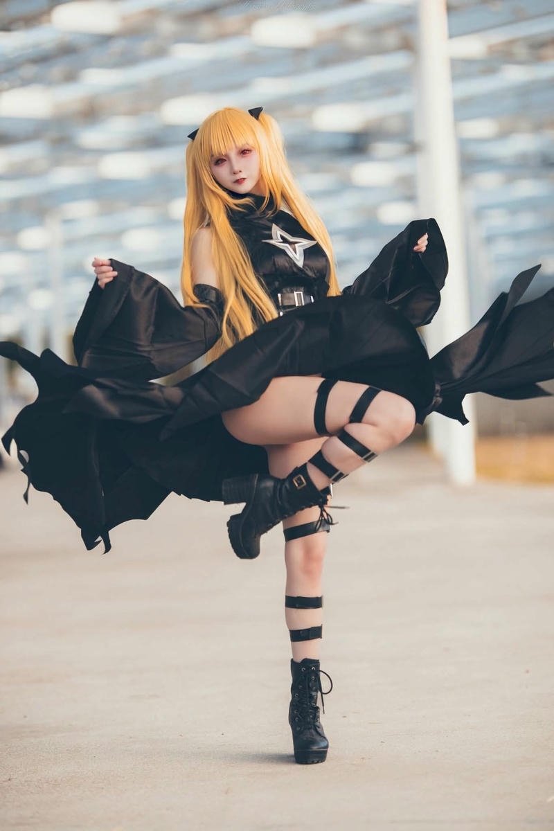 gái xinh cosplay nhân vật game nữ