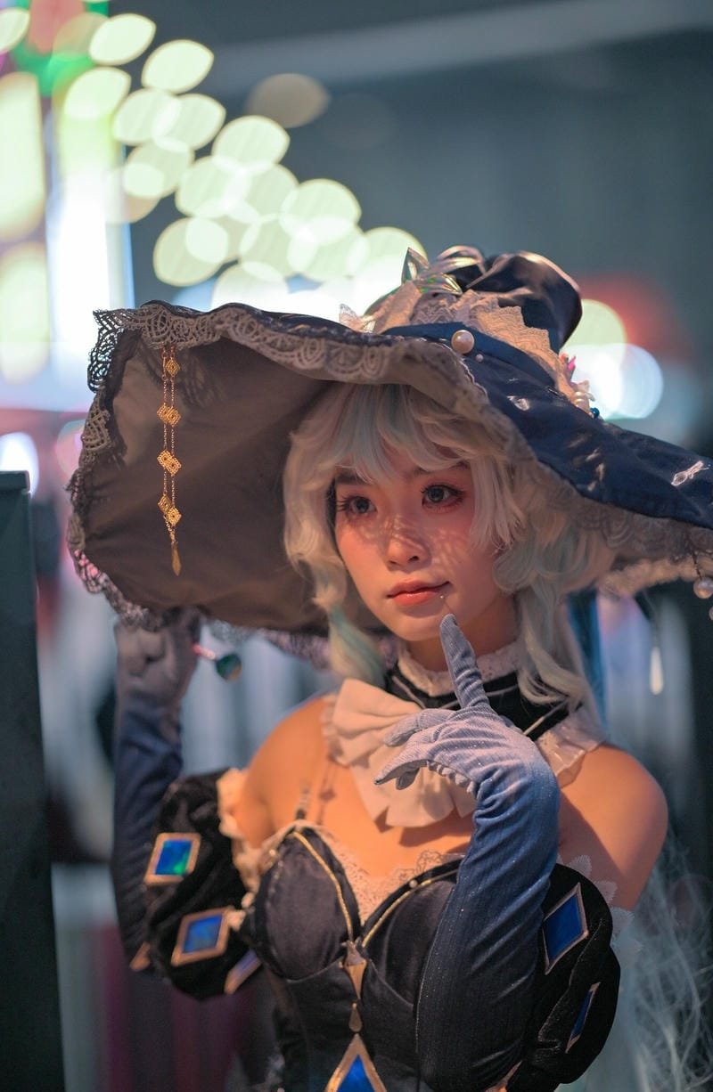 ảnh cosplay ấm màu phong cách fantasy