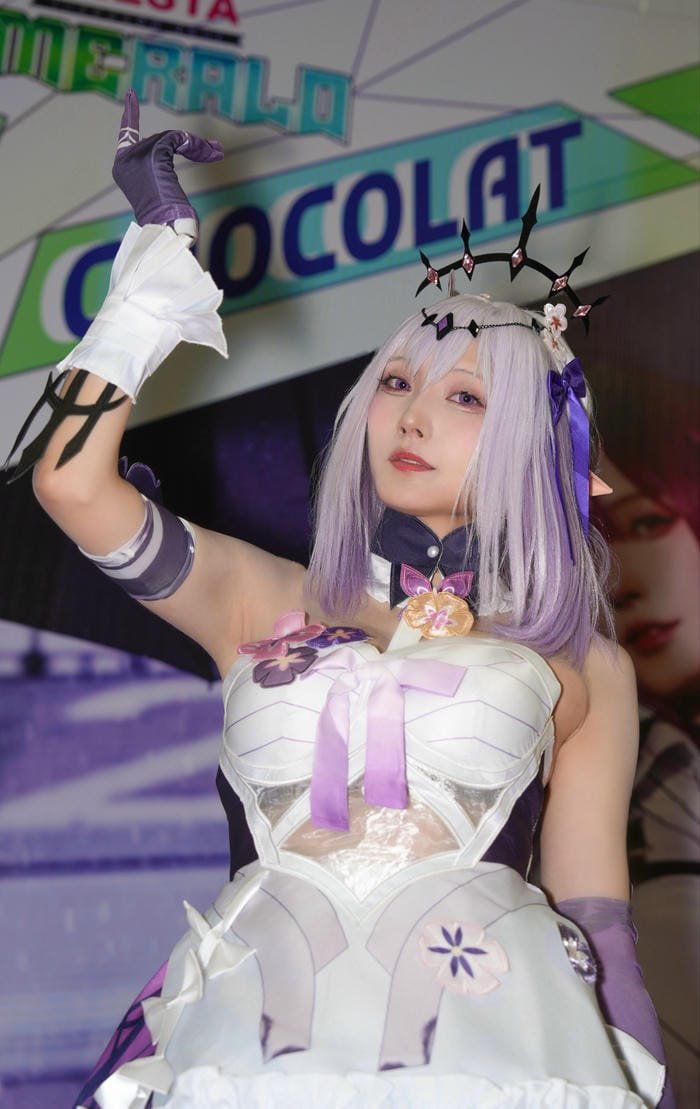 bộ ảnh cosplay nhân viên phục vụ