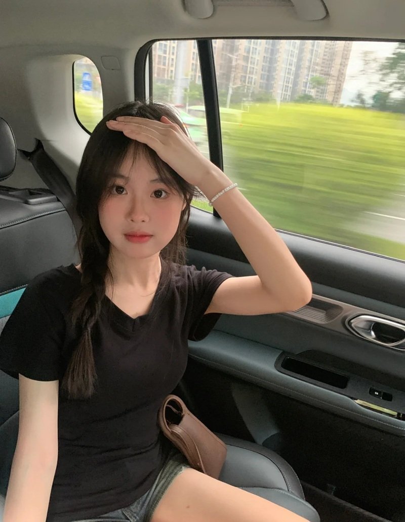 Ảnh gái xinh 2K12 với biểu cảm tươi tắn
