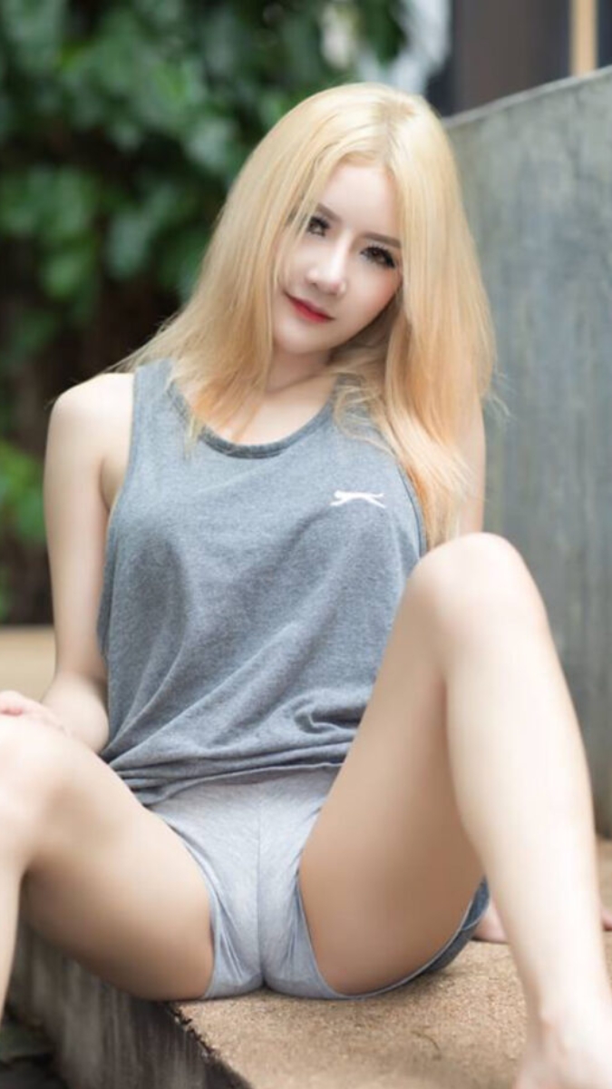 Hình ảnh gái xinh khoe lồn hồng hào khiến người xem mê mẩn