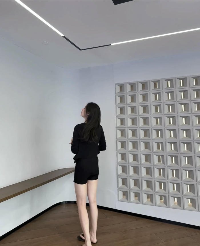 gái xinh chụp chân phong cách